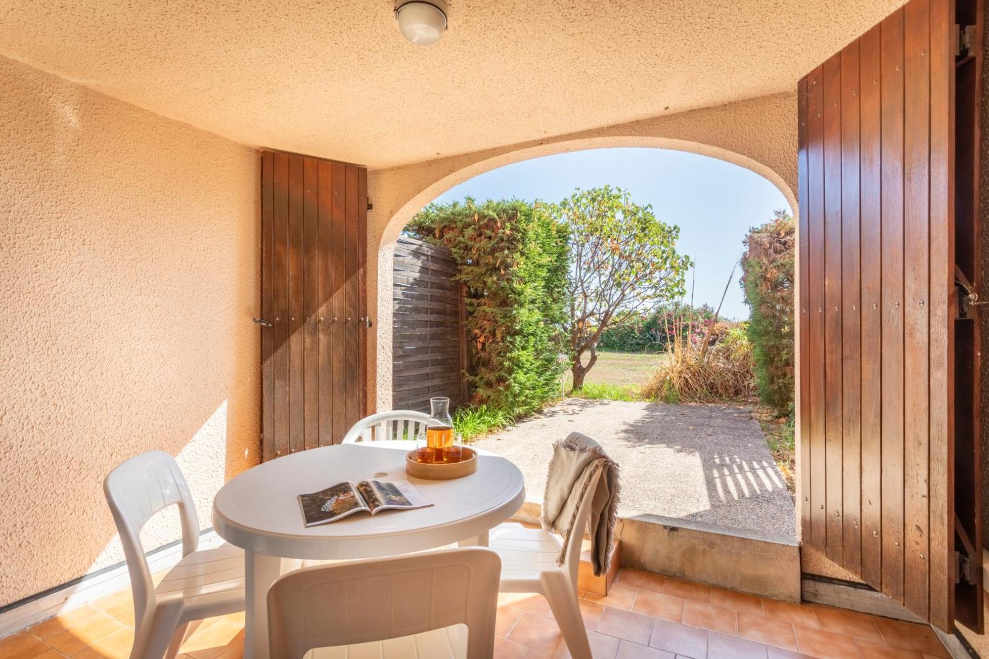 Résidence Pierre&Vacances Les Jardins de la Côte d'Azur Saint-Mandrier-sur-Mer Extérieur photo